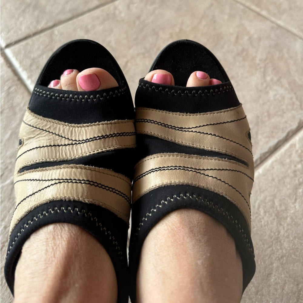 Ladies comfy wedge sandals